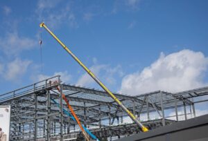 Constructing a steel structure by crain